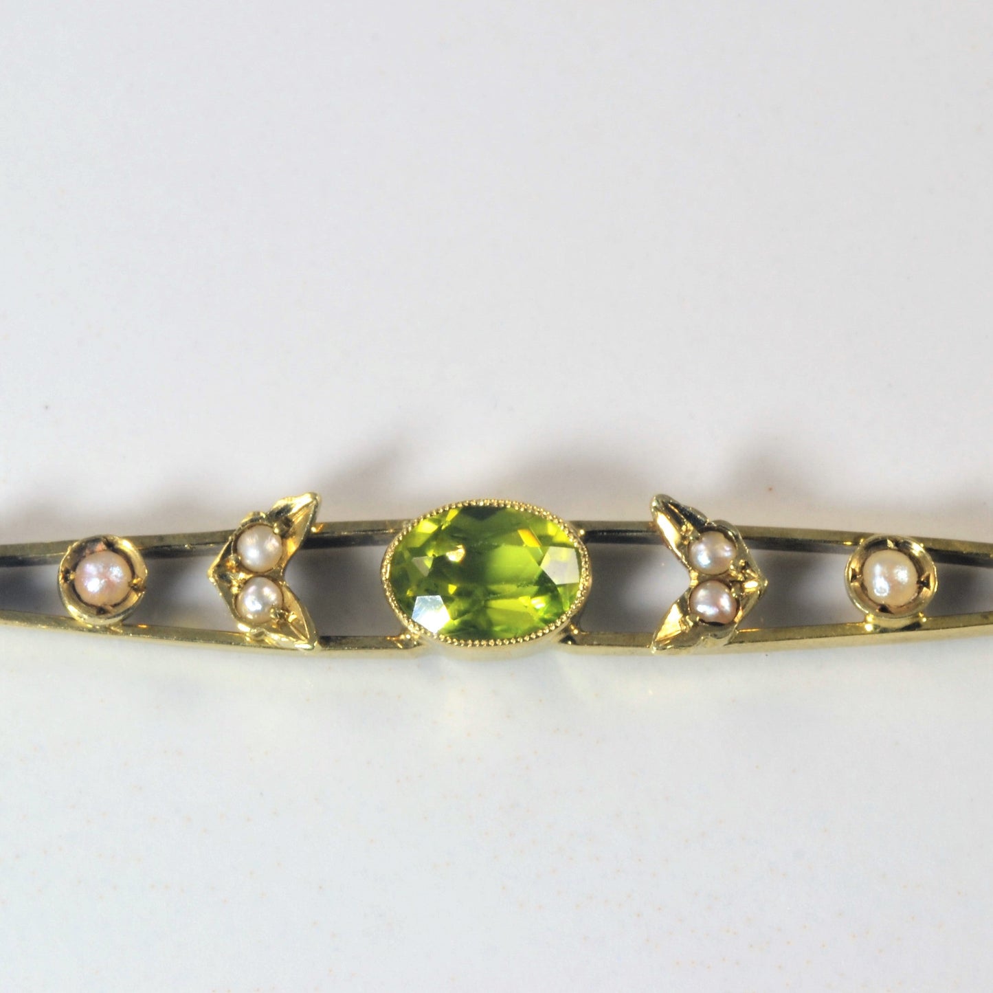 Bespoke' Edwardian Peridot & Pearl Bar Pendant Necklace | 0.65ct | 18 |